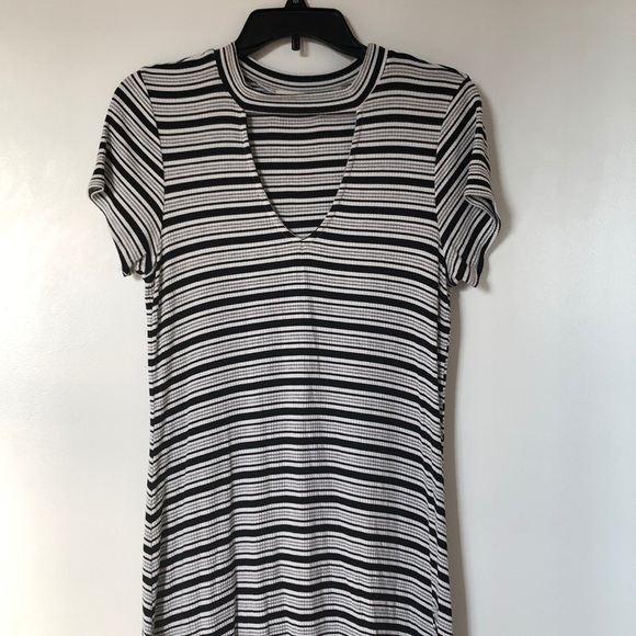 High-Collar V-Neck Black & White Striped Dress - Picture 1 of 4